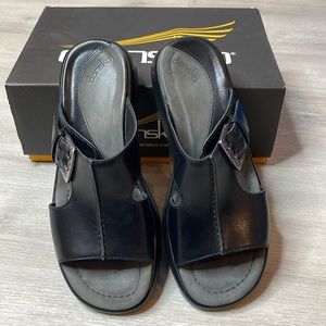 Dansko Mallory black sandals Size 37
